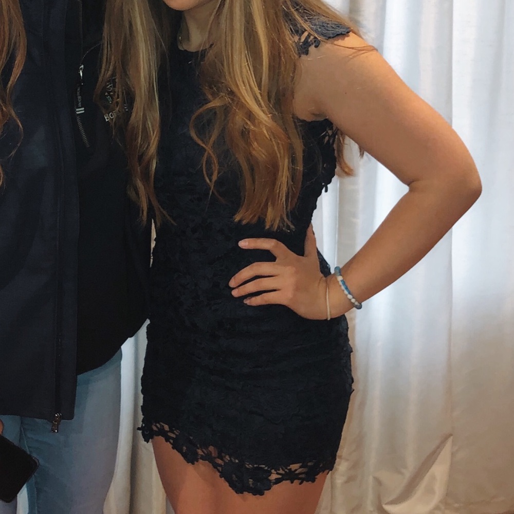 Lulus lace semi formal dress